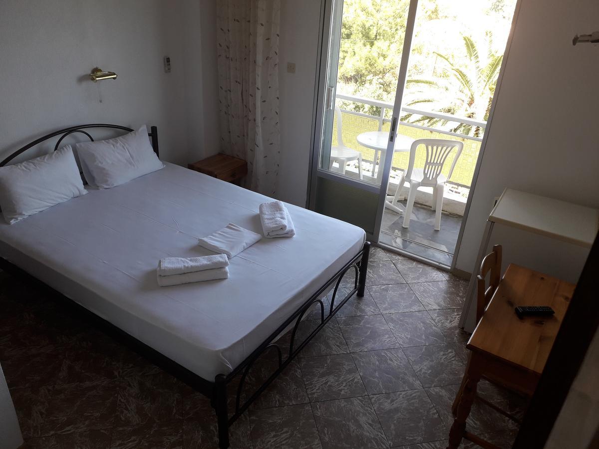 Hotel Kinira Екстер'єр фото